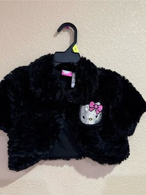 Hello Kitty Black Faux-Fur Cropped Bolero with Pink Bow Patch-7/8